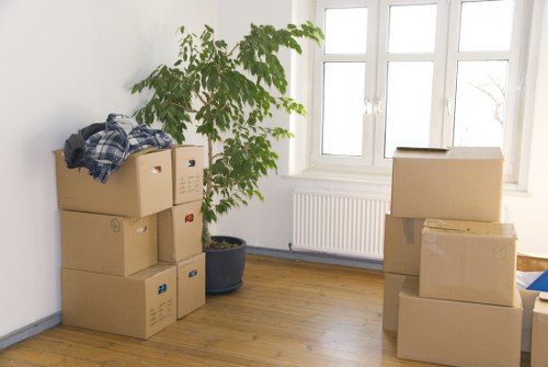 Student relocation support for rooms, halls, and storage moves in Elephant and Castle
